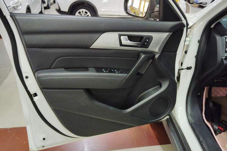 Used Haval H2 2018 1.5T Dual-Clutch Two-Wheel Drive Fashion Model China VI Standard Interior 7