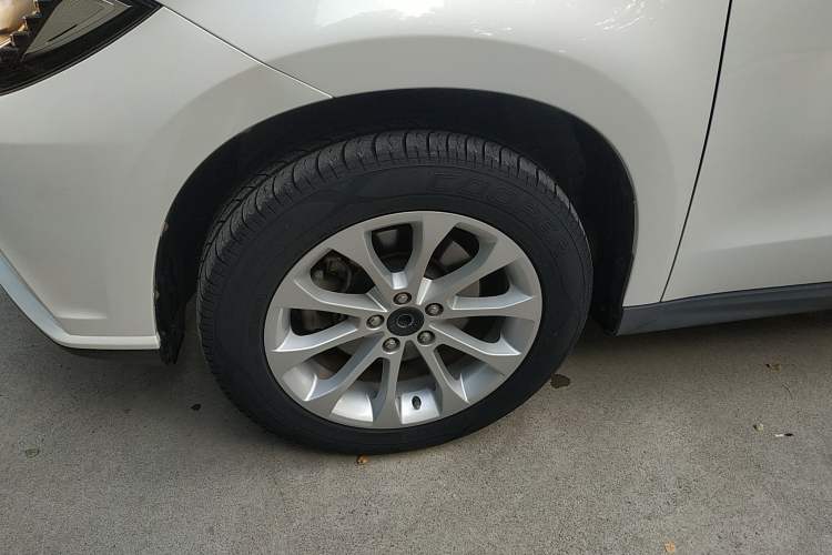 Used Haval H2 2017 Red-Label 1.5T Manual Two-Wheel-Drive Elite Model Left Front Wheel Hub