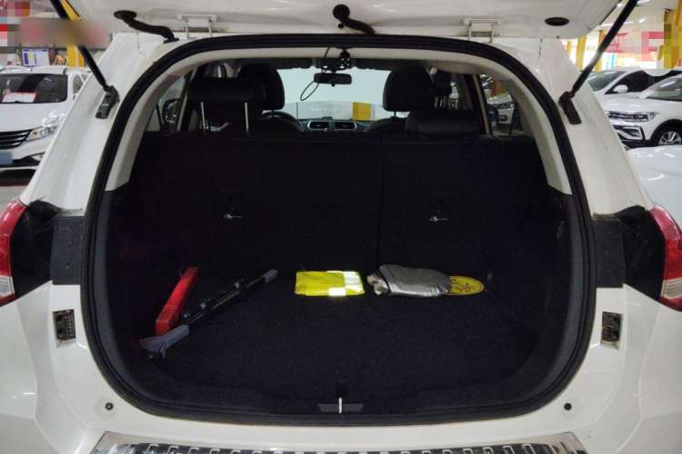 Used Haval H2 2018 1.5T Dual-Clutch Two-Wheel Drive Fashion Model China VI Standard Trunk