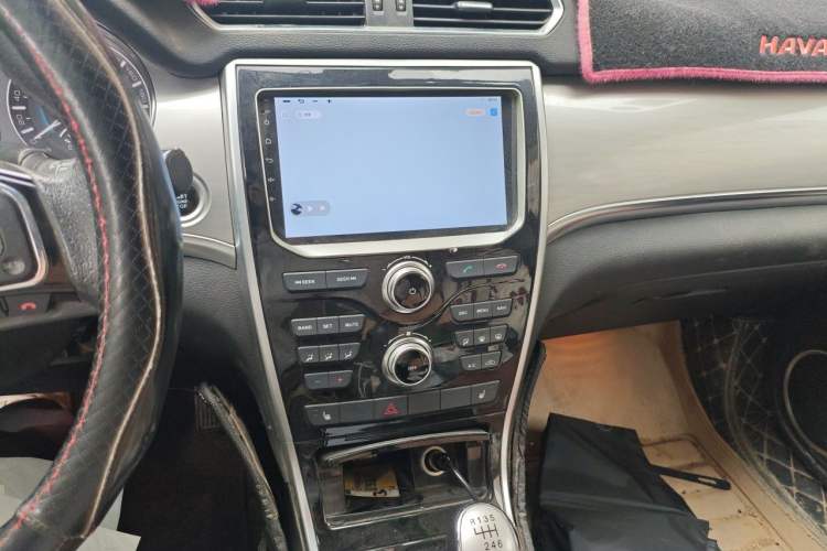 Used Haval H2 2014 1.5T Manual Two-Wheel Drive Elite Edition Audio And AC Panel