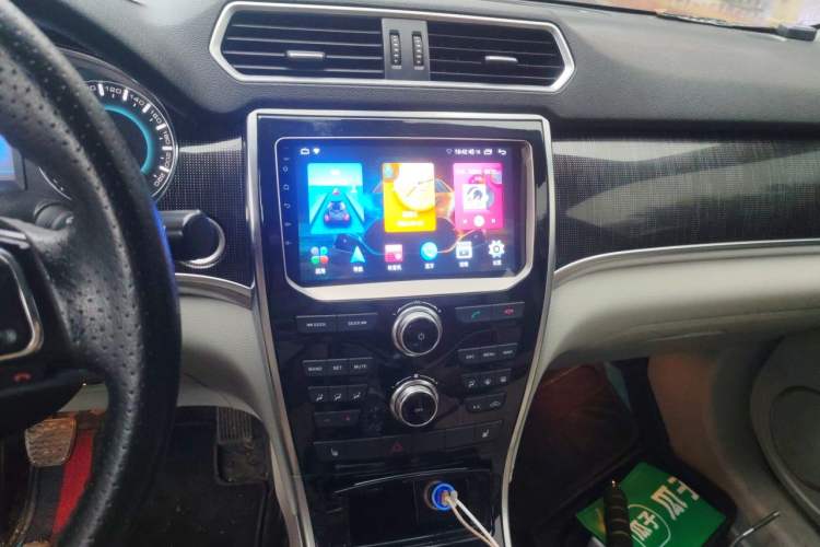 Used Haval H2 2014 1.5T Manual Two-Wheel Drive Elite Edition Audio And AC Panel