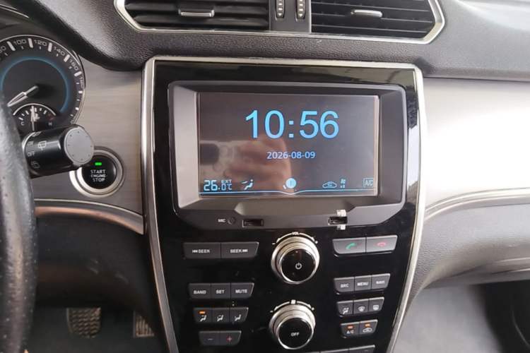 Used Haval H2 2014 1.5T Manual Two-Wheel Drive Elite Edition Audio And AC Panel