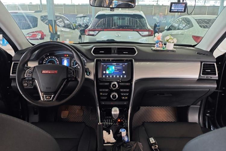 Used Haval H2 2014 1.5T Manual Two-Wheel Drive Elite Edition Center Console