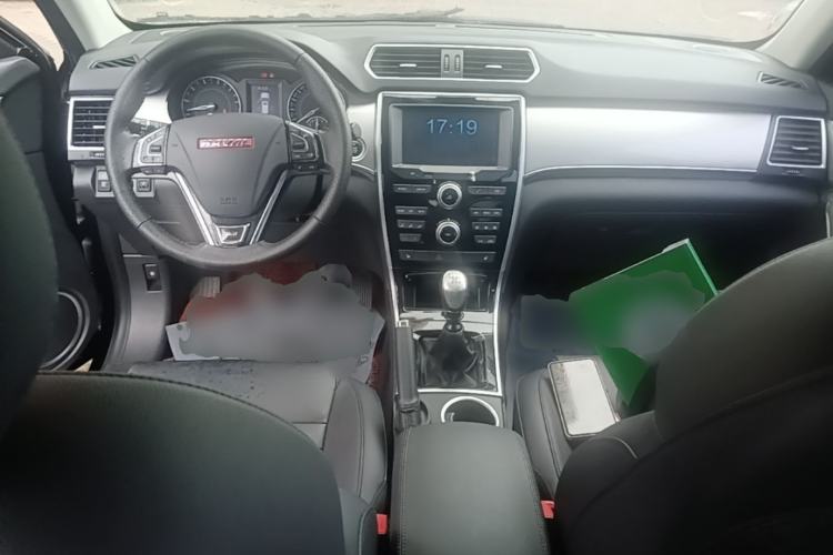 Used Haval H2 2014 1.5T Manual Two-Wheel Drive Elite Edition Center Console
