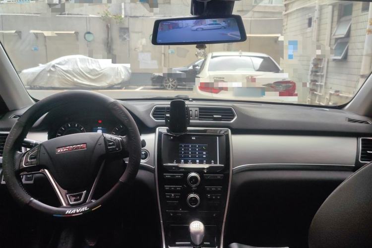 Used Haval H2 2014 1.5T Manual Two-Wheel Drive Prestige Edition Center Console