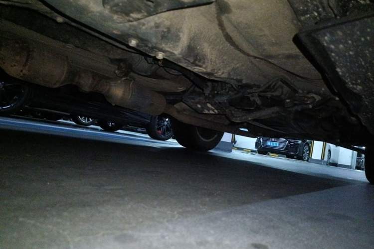 Used Haval H2 2014 1.5T Manual Two-Wheel Drive Elite Edition Chassis Front Left