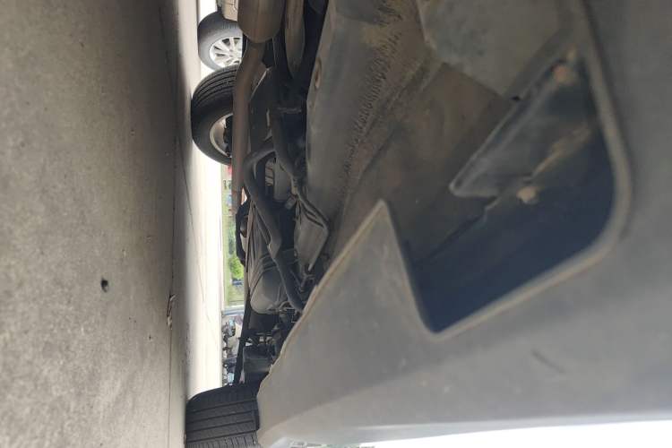 Used Haval H2 2014 1.5T Manual Two-Wheel Drive Elite Edition Chassis Front Left