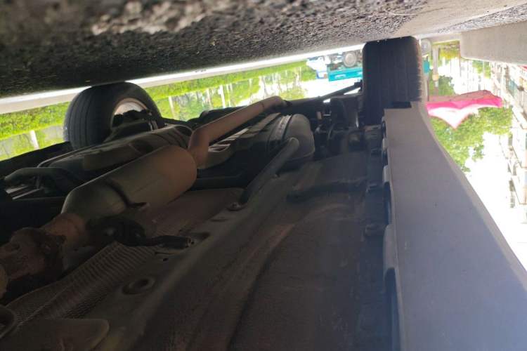Used Haval H2 2014 1.5T Manual Two-Wheel Drive Elite Edition Chassis Front Right