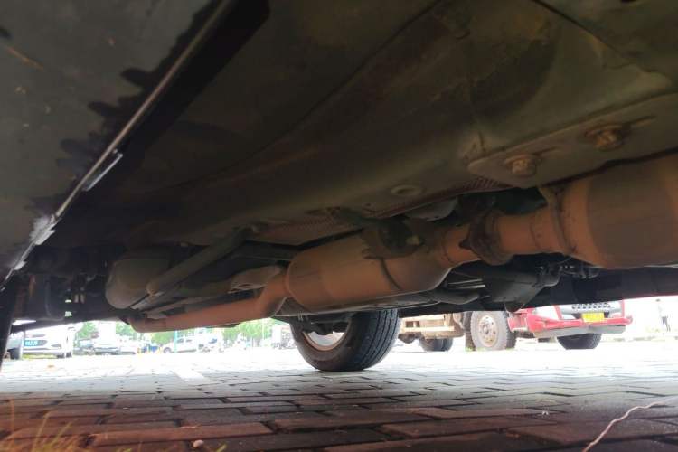Used Haval H2 2014 1.5T Manual Two-Wheel Drive Elite Edition Chassis Front Right