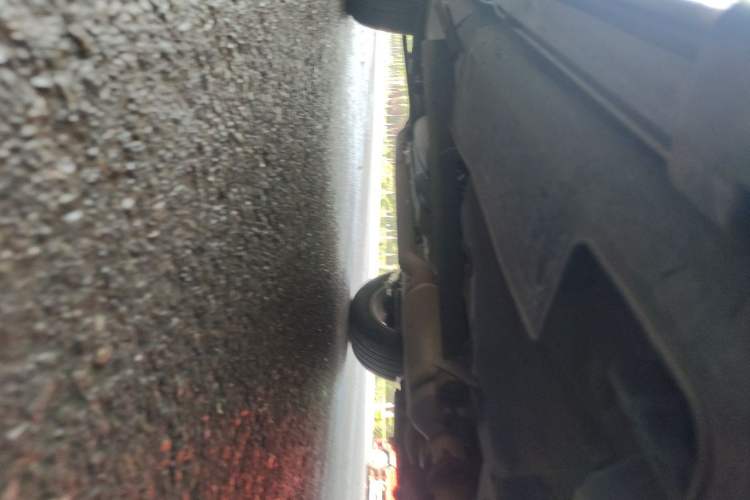 Used Haval H2 2014 1.5T Manual Two-Wheel Drive Elite Edition Chassis Front Right