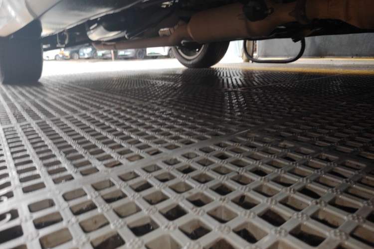 Used Haval H2 2014 1.5T Manual Two-Wheel Drive Elite Edition Chassis Front Right