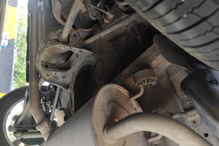 Used Haval H2 2014 1.5T Manual Two-Wheel Drive Prestige Edition Chassis Rear Left