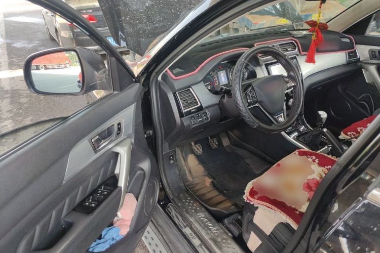 Used Haval H2 2014 1.5T Manual Two-Wheel Drive Elite Edition Driver Seat