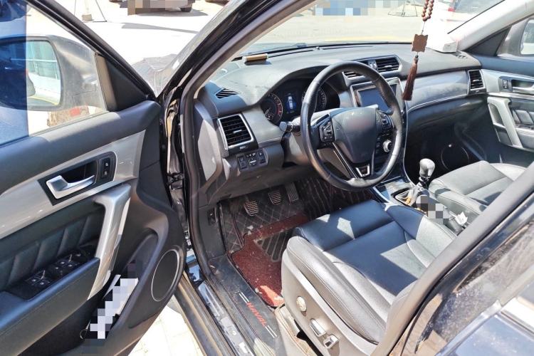 Used Haval H2 2014 1.5T Manual Two-Wheel Drive Prestige Edition Driver Seat
