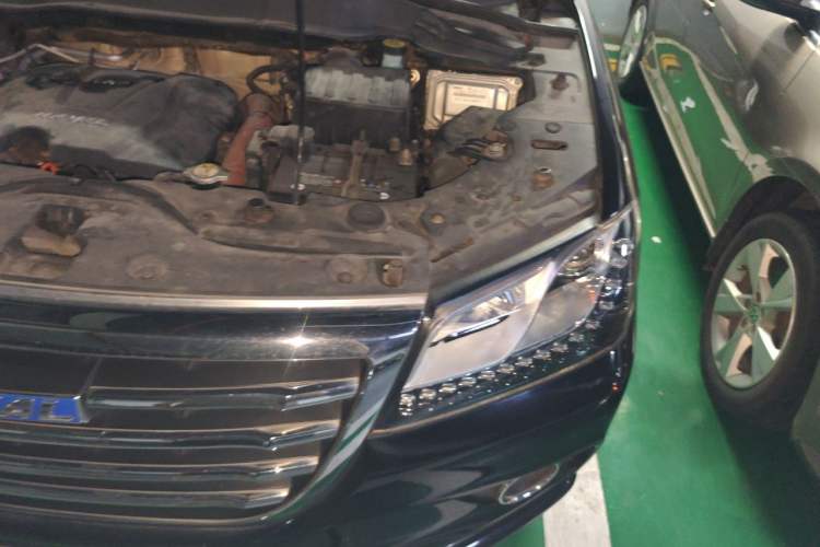 Used Haval H2 2014 1.5T Manual Two-Wheel Drive Elite Edition Engine Bay Left