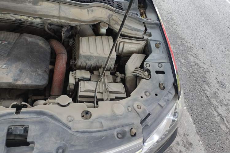 Used Haval H2 2014 1.5T Manual Two-Wheel Drive Elite Edition Engine Bay Left