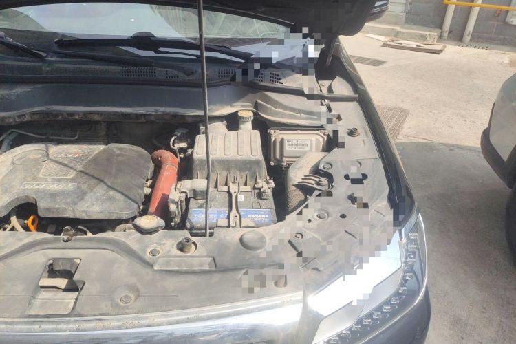 Used Haval H2 2014 1.5T Manual Two-Wheel Drive Elite Edition Engine Bay Left