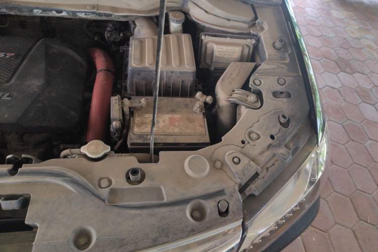 Used Haval H2 2014 1.5T Manual Two-Wheel Drive Elite Edition Engine Bay Left
