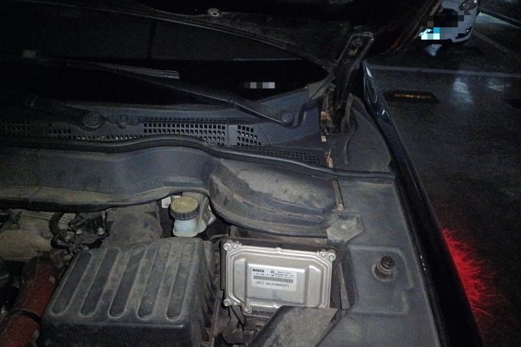 Used Haval H2 2014 1.5T Manual Two-Wheel Drive Prestige Edition Engine Bay Left