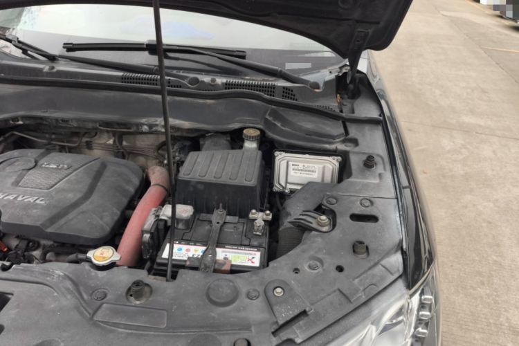 Used Haval H2 2014 1.5T Manual Two-Wheel Drive Elite Edition Engine Bay Left
