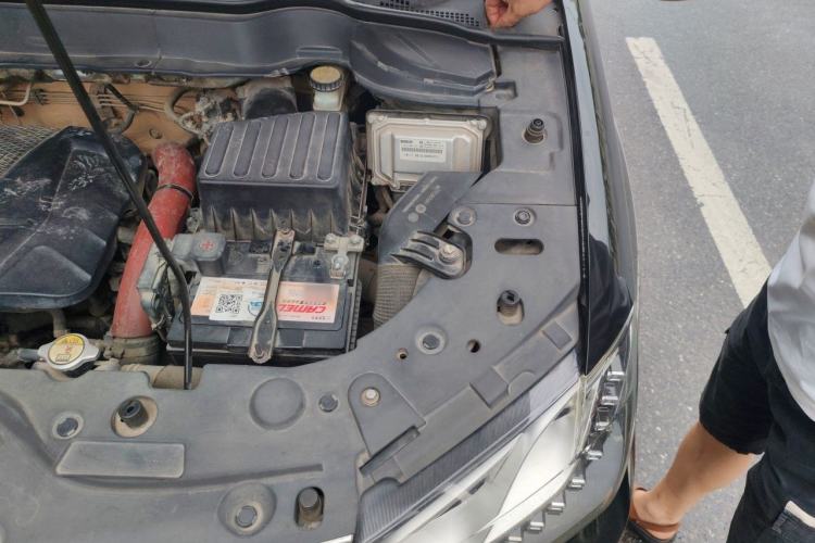 Used Haval H2 2014 1.5T Manual Two-Wheel Drive Elite Edition Engine Bay Left