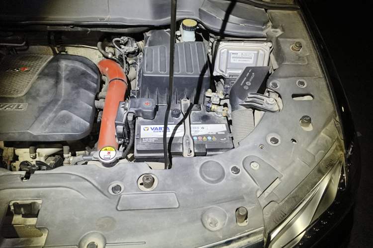 Used Haval H2 2014 1.5T Manual Two-Wheel Drive Elite Edition Engine Bay Left