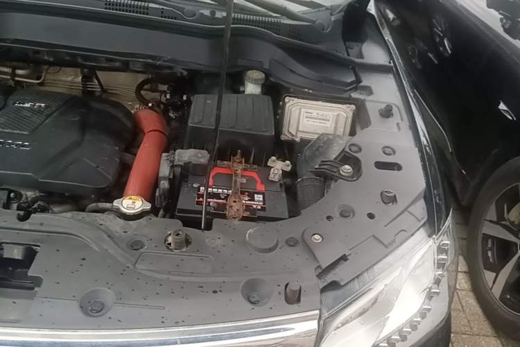 Used Haval H2 2014 1.5T Manual Two-Wheel Drive Elite Edition Engine Bay Left