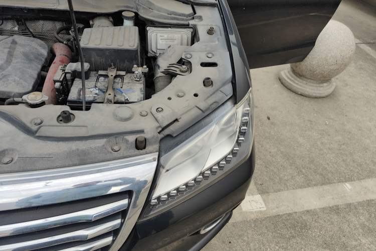 Used Haval H2 2014 1.5T Manual Two-Wheel Drive Elite Edition Engine Bay Left