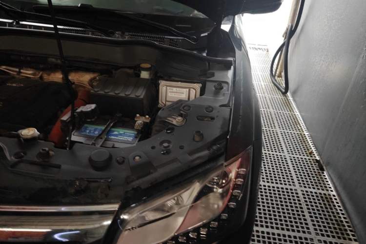 Used Haval H2 2014 1.5T Manual Two-Wheel Drive Elite Edition Engine Bay Left