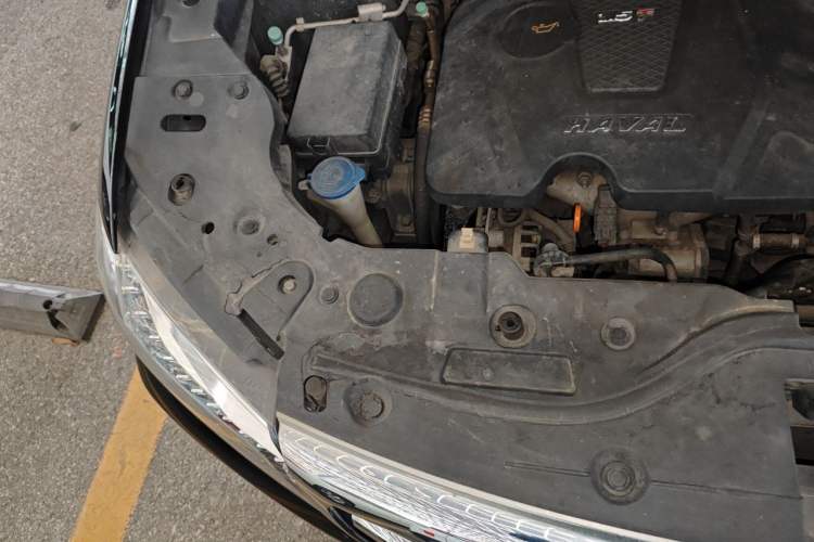 Used Haval H2 2014 1.5T Manual Two-Wheel Drive Elite Edition Engine Bay Right