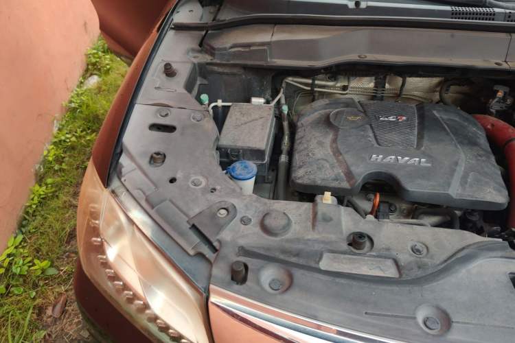 Used Haval H2 2014 1.5T Manual Two-Wheel Drive Elite Edition Engine Bay Right