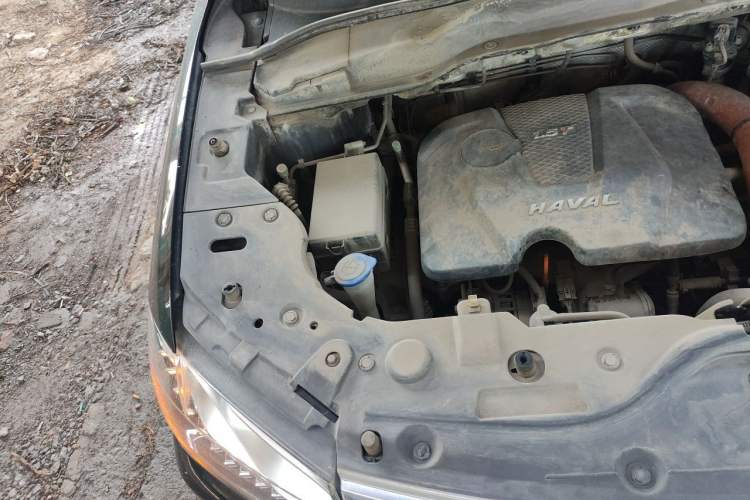 Used Haval H2 2014 1.5T Manual Two-Wheel Drive Elite Edition Engine Bay Right