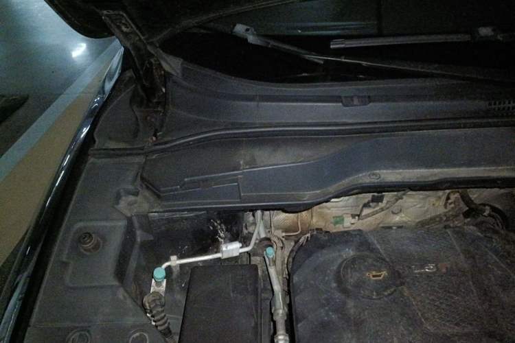 Used Haval H2 2014 1.5T Manual Two-Wheel Drive Prestige Edition Engine Bay Right