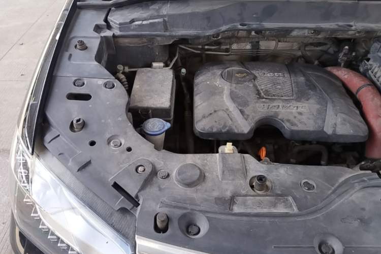 Used Haval H2 2014 1.5T Manual Two-Wheel Drive Elite Edition Engine Bay Right