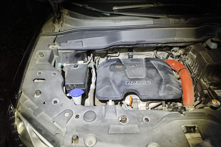 Used Haval H2 2014 1.5T Manual Two-Wheel Drive Elite Edition Engine Bay Right