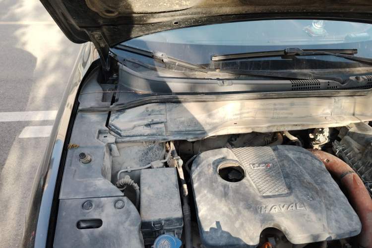 Used Haval H2 2014 1.5T Manual Two-Wheel Drive Elite Edition Engine Bay Right