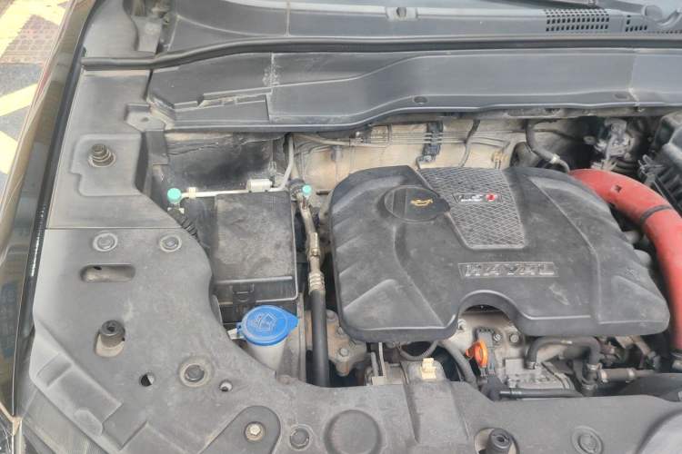Used Haval H2 2014 1.5T Manual Two-Wheel Drive Prestige Edition Engine Bay Right