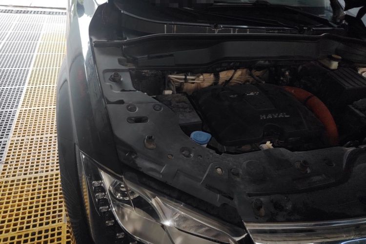 Used Haval H2 2014 1.5T Manual Two-Wheel Drive Elite Edition Engine Bay Right