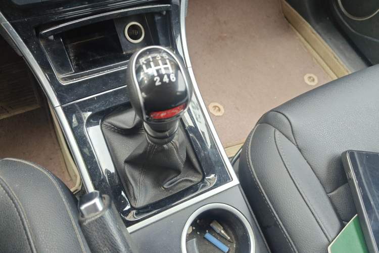 Used Haval H2 2014 1.5T Manual Two-Wheel Drive Prestige Edition Gear Lever