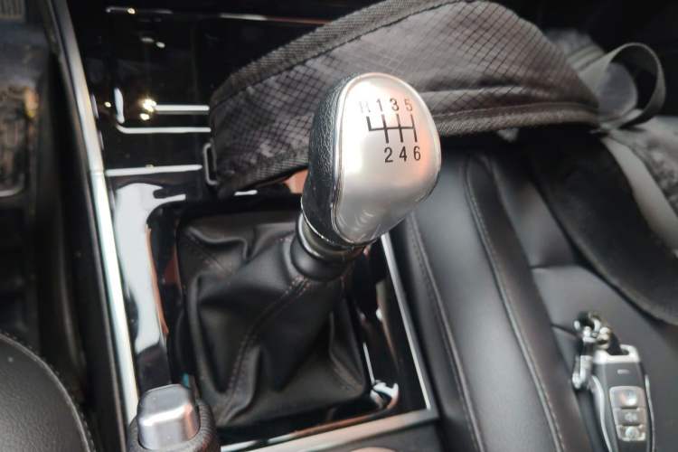 Used Haval H2 2014 1.5T Manual Two-Wheel Drive Elite Edition Gear Lever