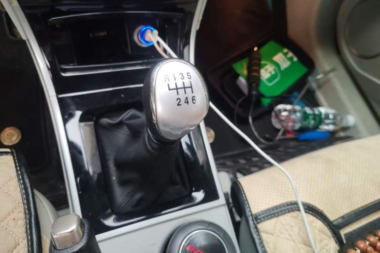 Used Haval H2 2014 1.5T Manual Two-Wheel Drive Elite Edition Gear Lever