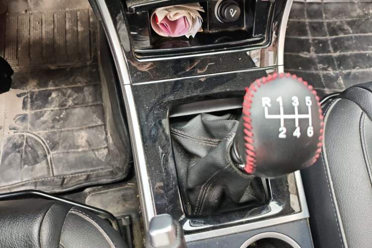 Used Haval H2 2014 1.5T Manual Two-Wheel Drive Elite Edition Gear Lever