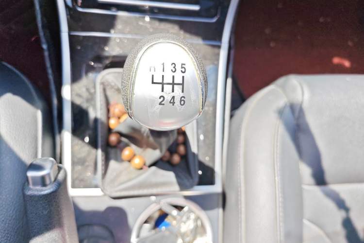 Used Haval H2 2014 1.5T Manual Two-Wheel Drive Prestige Edition Gear Lever