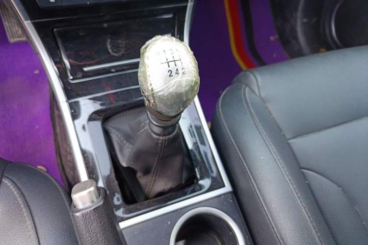Used Haval H2 2014 1.5T Manual Two-Wheel Drive Elite Edition Gear Lever
