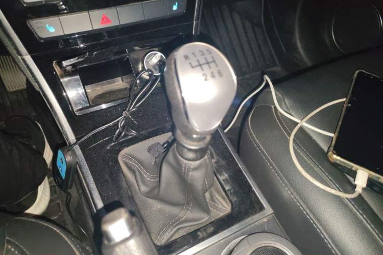 Used Haval H2 2014 1.5T Manual Two-Wheel Drive Elite Edition Gear Lever