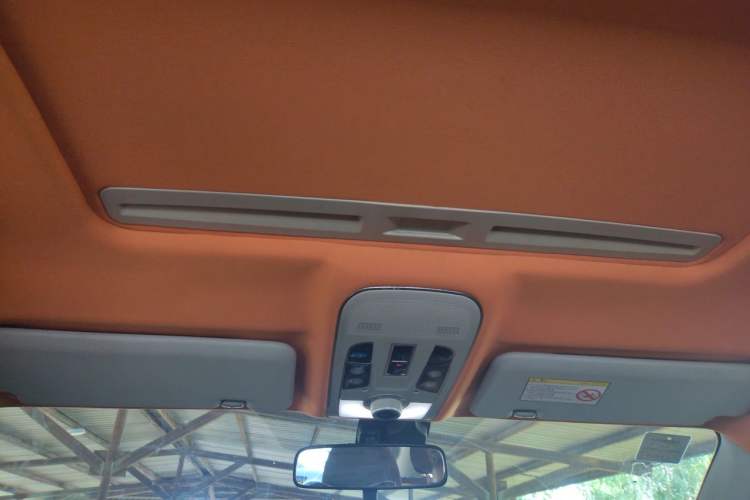 Used Haval H2 2014 1.5T Manual Two-Wheel Drive Elite Edition Headliner