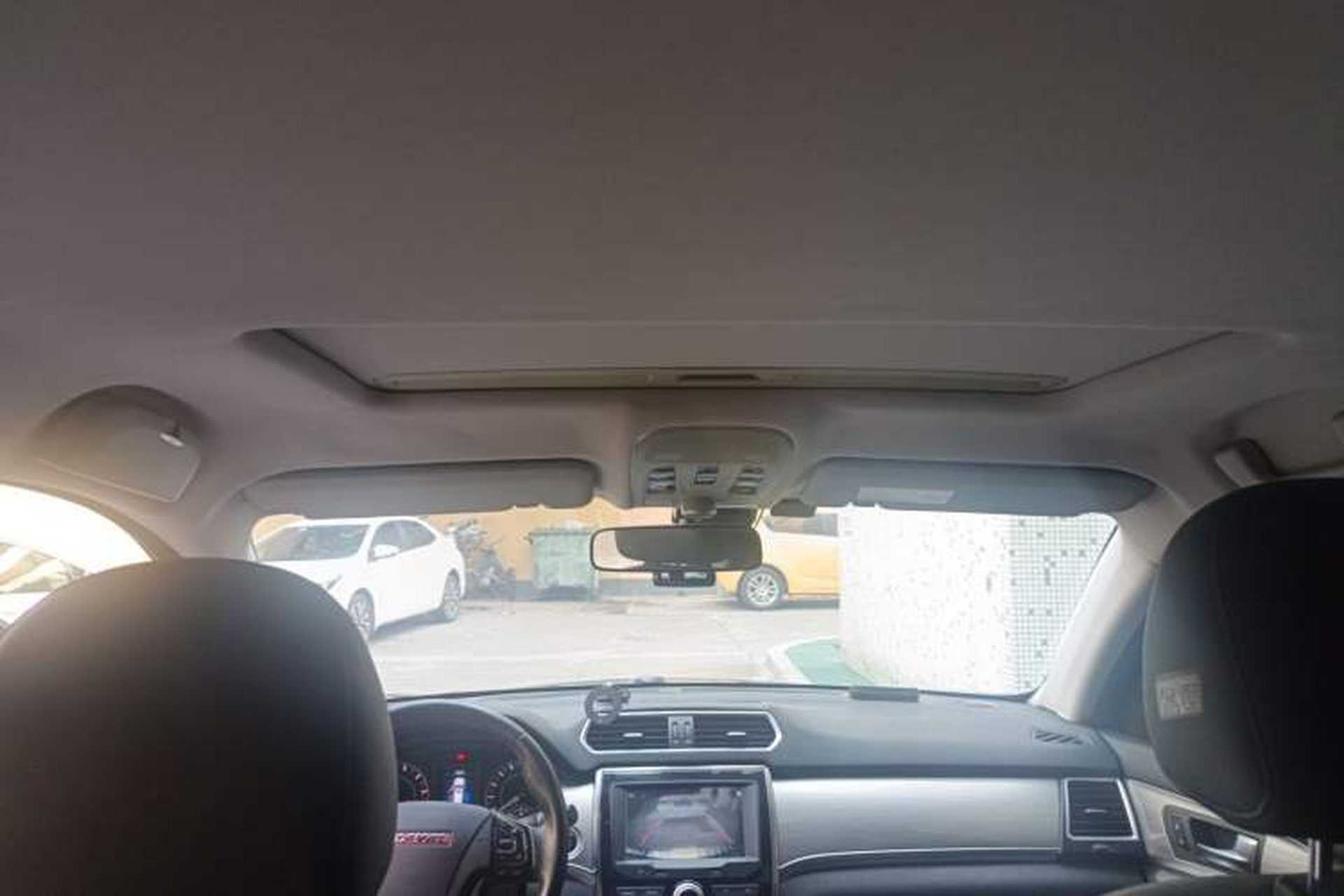 Used Haval H2 2014 1.5T Manual Two-Wheel Drive Elite Edition Headliner