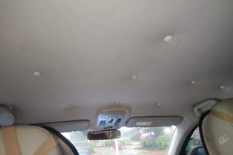 Used Haval H2 2014 1.5T Manual Two-Wheel Drive Elite Edition Headliner