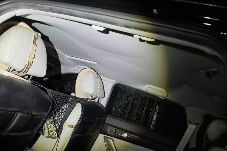 Used Haval H2 2014 1.5T Manual Two-Wheel Drive Elite Edition Headliner