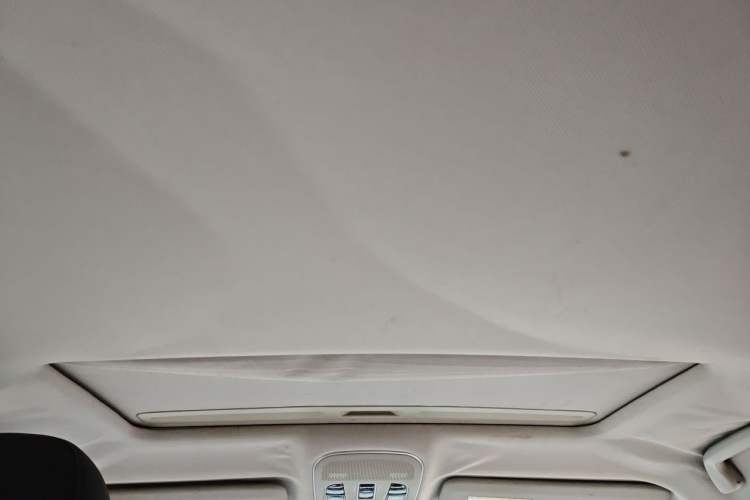 Used Haval H2 2014 1.5T Manual Two-Wheel Drive Elite Edition Headliner